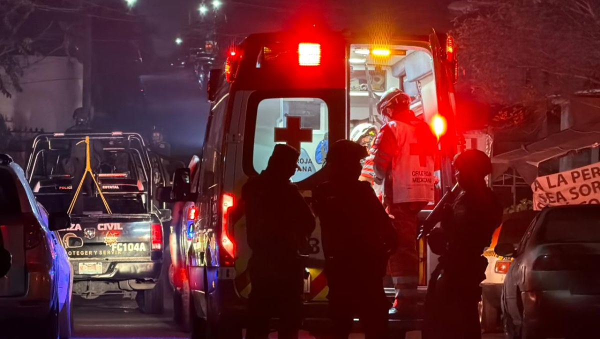 Protección Civil de Monterrey y paramédicos de la Cruz Roja atendieron al herido. Fernanda Pérez
