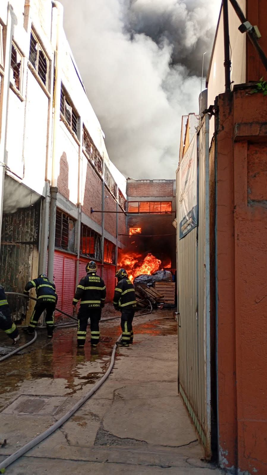 Hasta el momento no se reportan herido. | Foto: Secretaría de Gestión Integral de Riesgos y Protección Civil