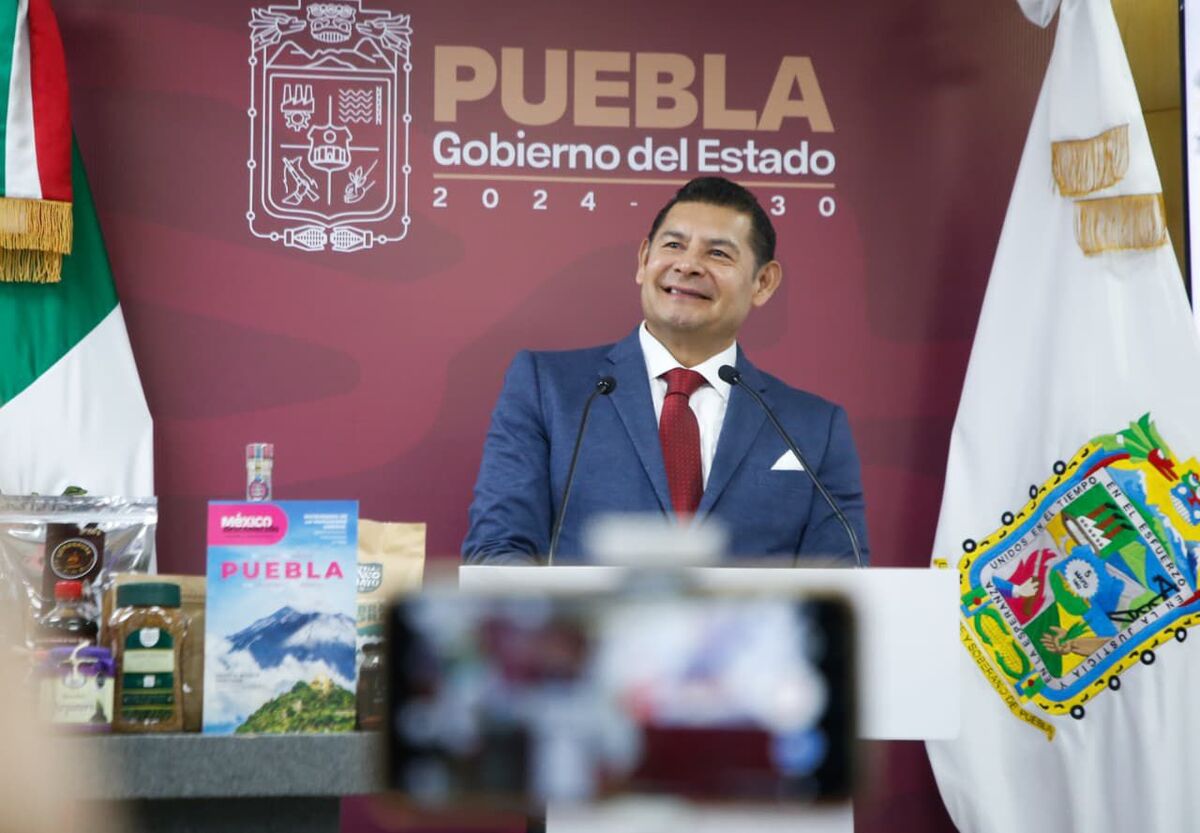 Alejandro Armenta, gobernador de Puebla, respalda a Claudia Sheinbaum en la defensa de la soberanía nacional. | Especial