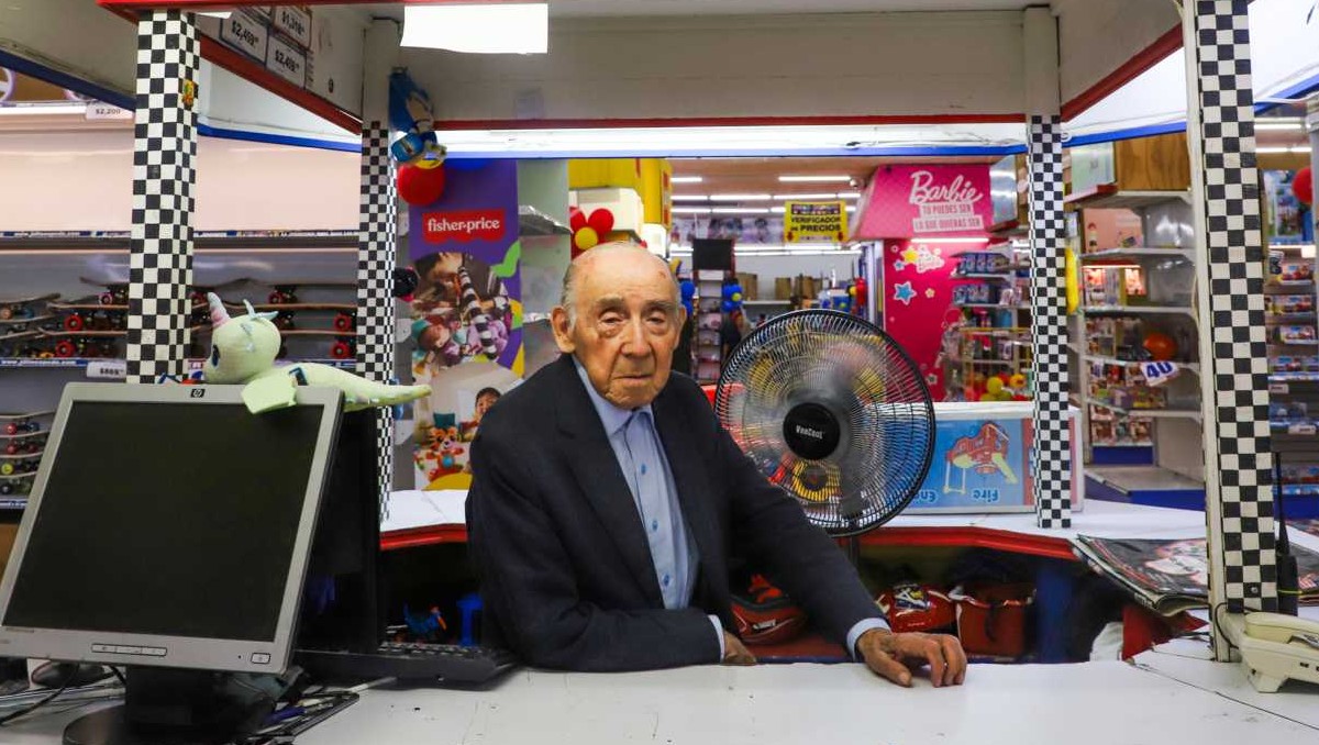 Don Julio Cepeda Garza forjó su empresa tras superar un accidente laboral y destacar como campeón nacional de ciclismo en los 50. | Roberto Alanís