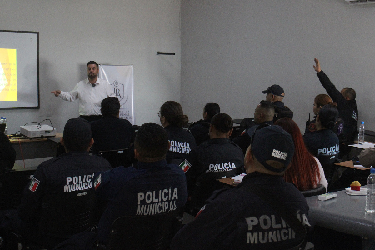 Elementos de Seguridad Pública de Gómez Palacio recibieron el taller "Adolescentes en Conflicto con la Ley”. | Rolando Riestra