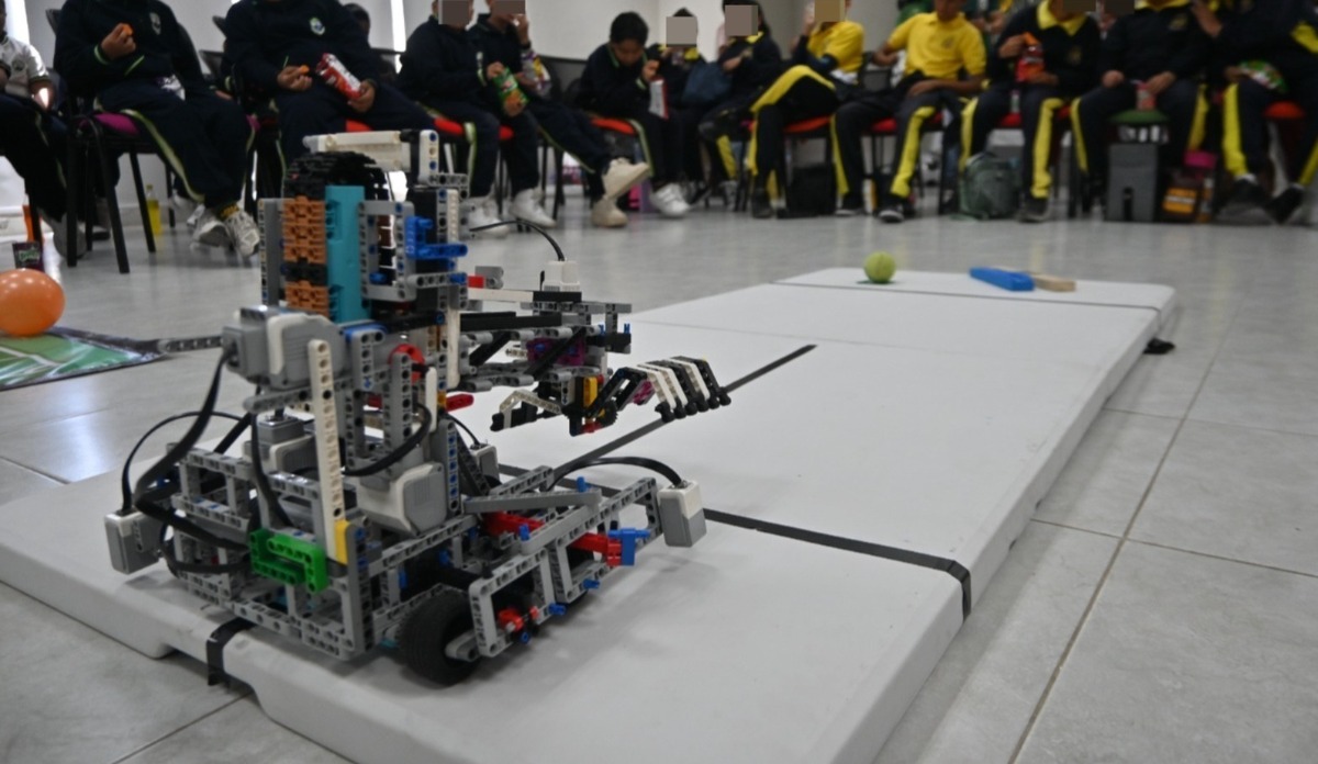 Estudiantes de Hidalgo desarrollan robots con IA aplicados al deporte. (Cortesía)