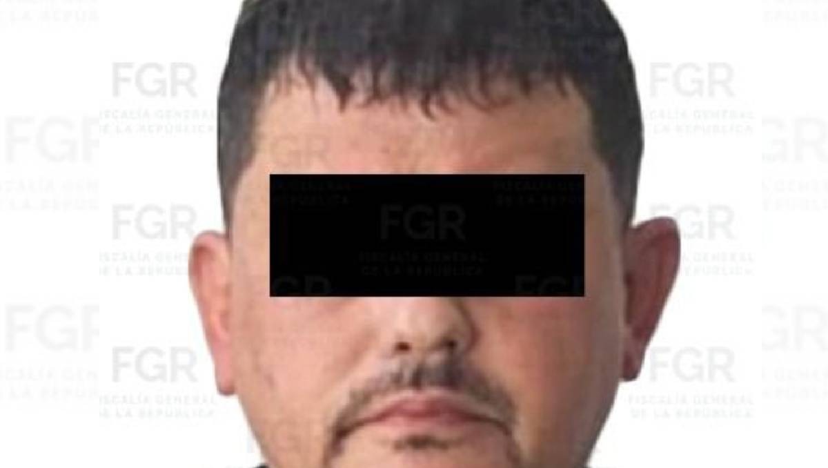 El imputado fue detenido por los delitos de posesión con fines de comercio de clorhidrato de metanfetamina. (Especial)
