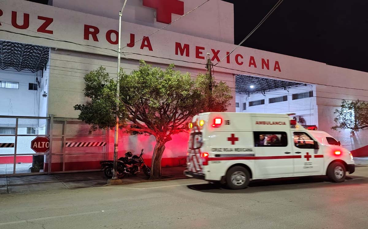 Joven grave tras caer de estructura en Torreón. | Foto: Especial