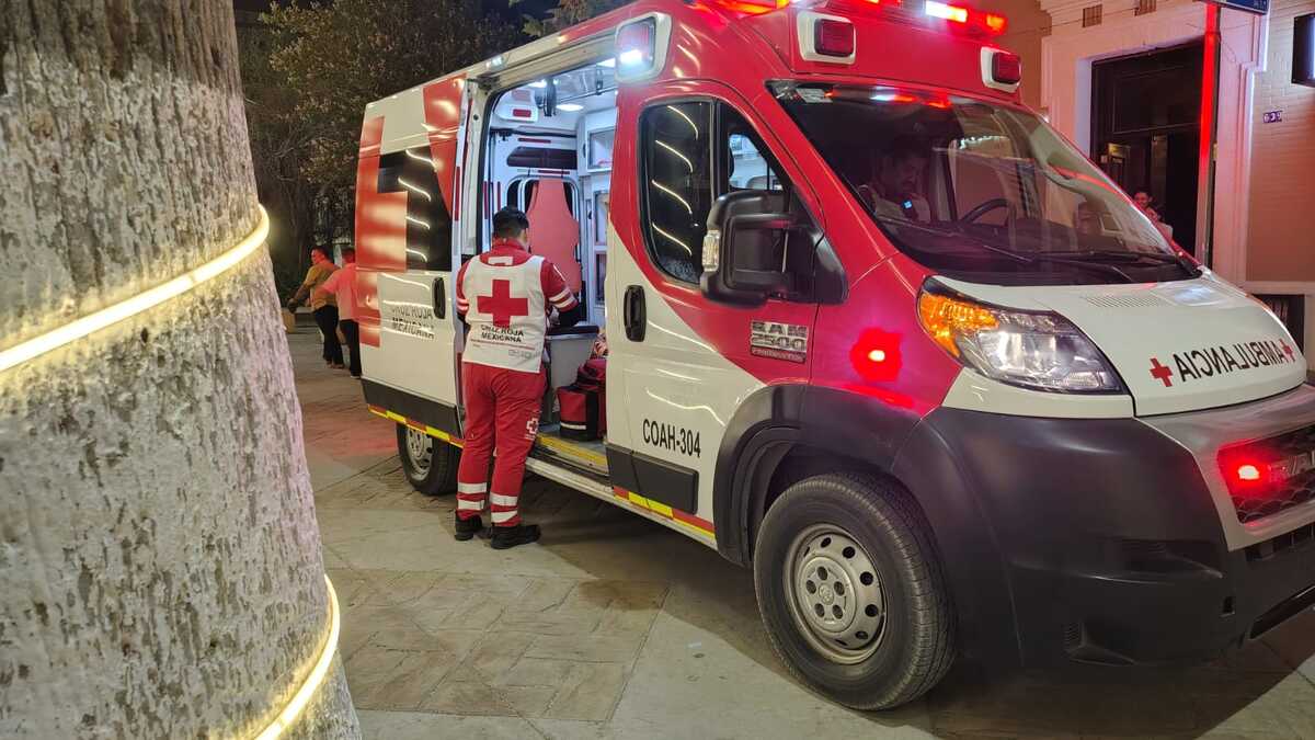 El joven estaba tirado inmóvil en la avenida Morelos e Ildefonso Fuentes. | Especial
