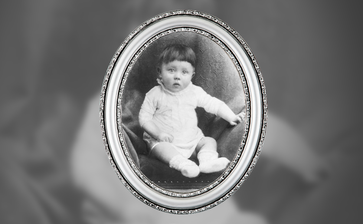 Adolf Hitler, c. 1889-1890. (Wikimedia Commons. Montaje: Laberinto)