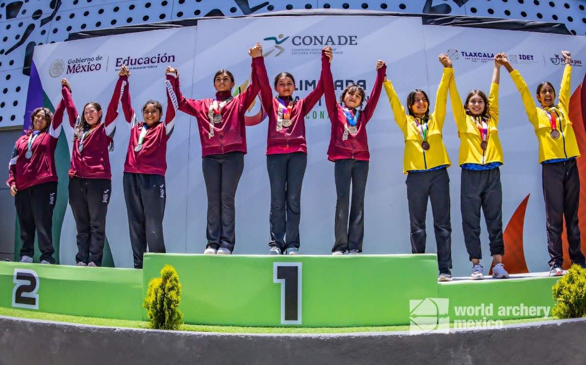 Las tres jóvenes tampiqueñas lograron subir al podio ganando oro en tiro con arco por equipos. | Cortesía