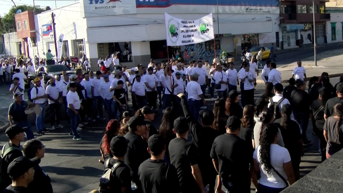 Sindicatos de taxistas, obreros y comerciantes participaron en la marcha de este 1 de mayo (Foto: Sonia G. Gamiño)