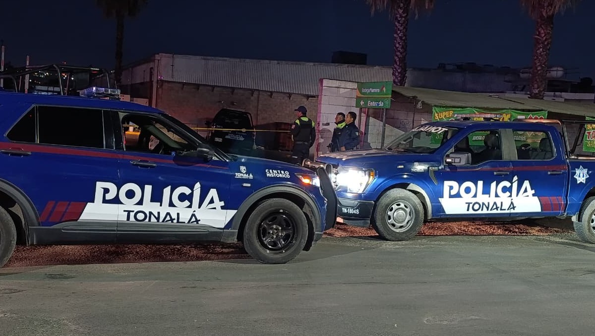 En una tienda de Tonalá se registró la balacera entre policías y hombres armados (Vicente Torres Alfaro)