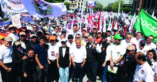 Después de encabezar el desfile, coincidieron al señalar que prevalece el esfuerzo para alcanzar los objetivos de la clase trabajadora. Carlos Zaid