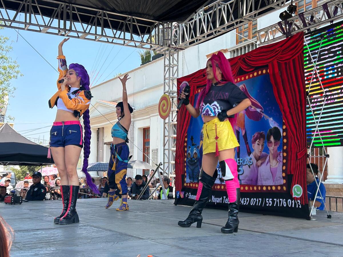 Miles de familias celebraron el Día del Niño en Zinacantepec con juegos, juguetes y el show de Las Guerreras K-Pop. Foto: Monserrat Mata
