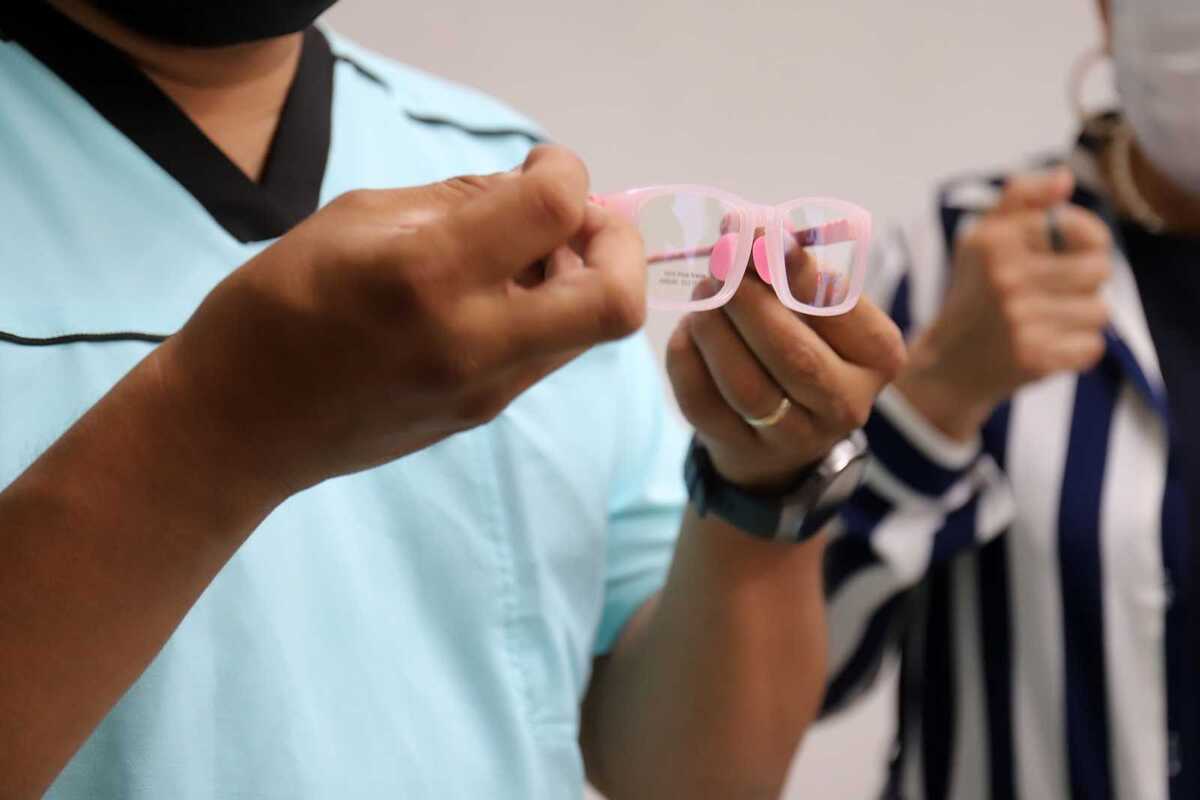 Brigada 'Viendo por la Infancia' detecta alta incidencia de astigmatismo y otros padecimientos en 700 menores.| Rolando Riestra.