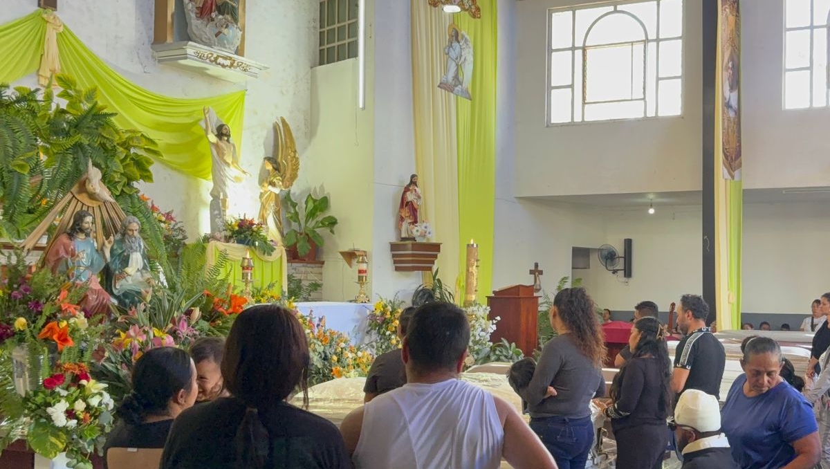 Seis de las personas fallecidas en accidente carretero en Nayarit fueron despedidas por sus seres queridos (Foto: Fátima Briceño)