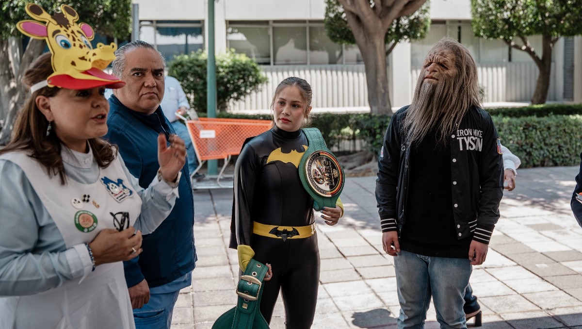 'Joséjas' y boxeadores dan alegría en el Hospital General de México (Cortesía)