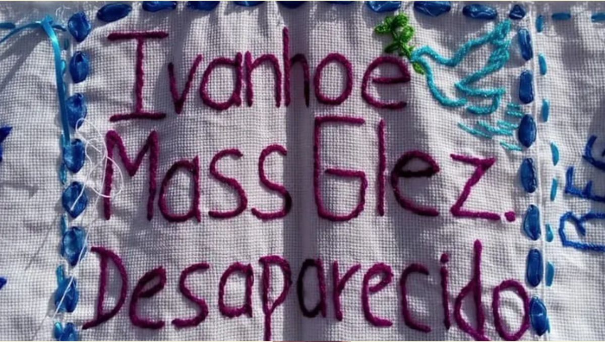 El significado de bordar el nombre de sus hijos desaparecidos como un acto de amor. | Especial