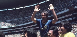 Enrique Borja recuerda con cariño sus etapas con América y Pumas, se retiró en un Clásico Capitalino y se tomó la foto con ambos clubes