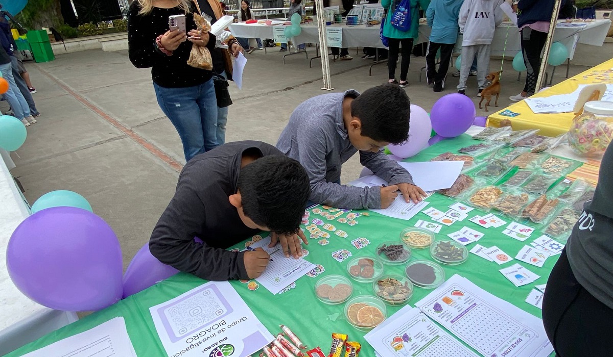 Durante el evento, los asistentes conocieros sobre beneficios de los alimentos. (Cortesía)
