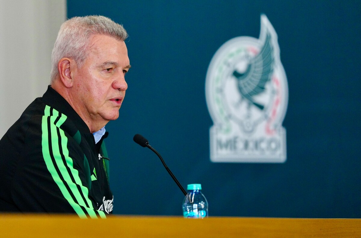 Javier Aguirre esperó a los jugadores hasta las ocho de la noche para cerrar su convocatoria (Imago7)