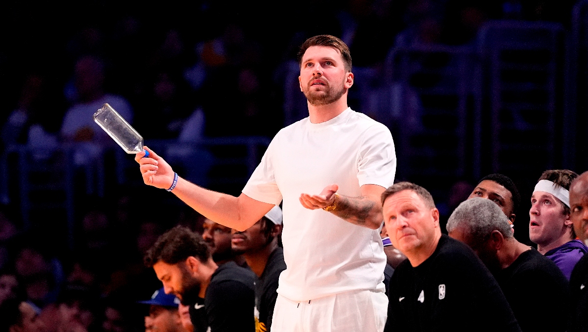 Luka Doncic revela el tratamiento especial para intentar recuperarse de su lesión (AP)