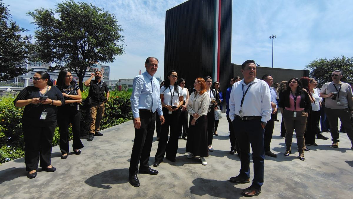 El titular de la dependencia, Javier Flores Saldívar, participó en el Simulacro Nacional. Agustín Martínez