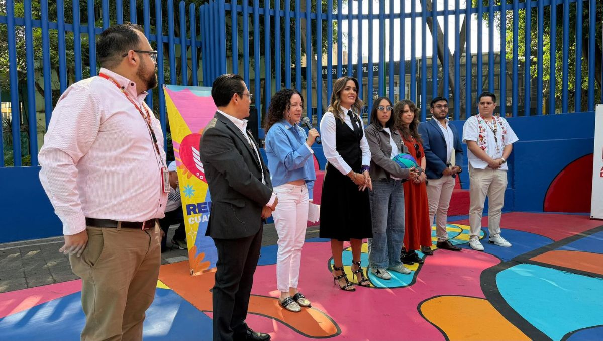 La cancha rehabilitada en Plaza Giordano Bruno forma parte del programa Renace Cuauhtémoc. | Foto: Especial