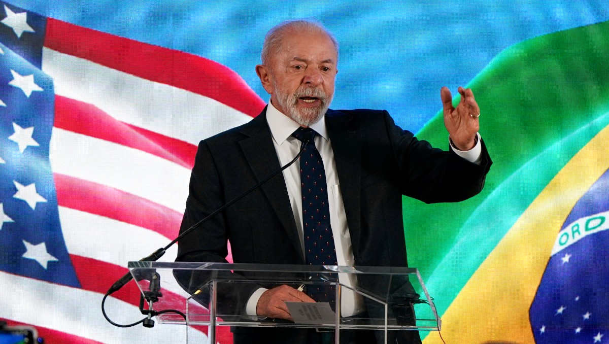 Lula habló a la prensa desde la embajada brasileña en Washington | Foto: Reuters