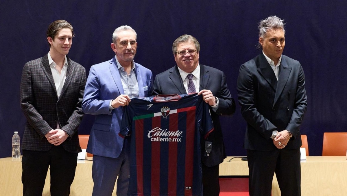 Miguel Herrera fue presentado como director técnico del Atlante, para el regreso a la Liga MX de los 'Potros' (Cortesía Atlante)