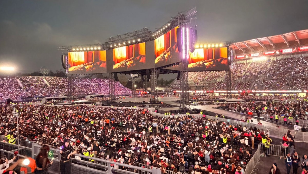 Miles de armys se reunieron en el Estadio GNP este jueves 7 de mayo | Foto: Natalie González