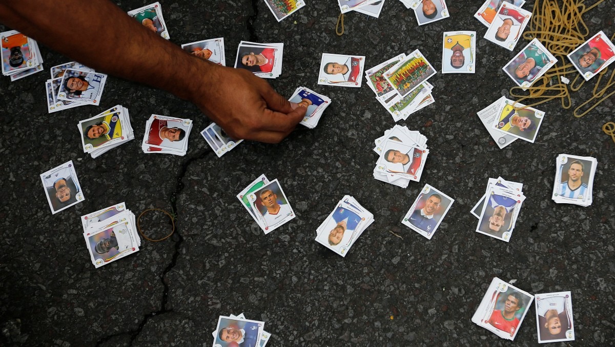 Desde el Mundial de 1970 Panini fue el encargado de hacer los cromos para La Copa Mundial FIFA (Reuters)