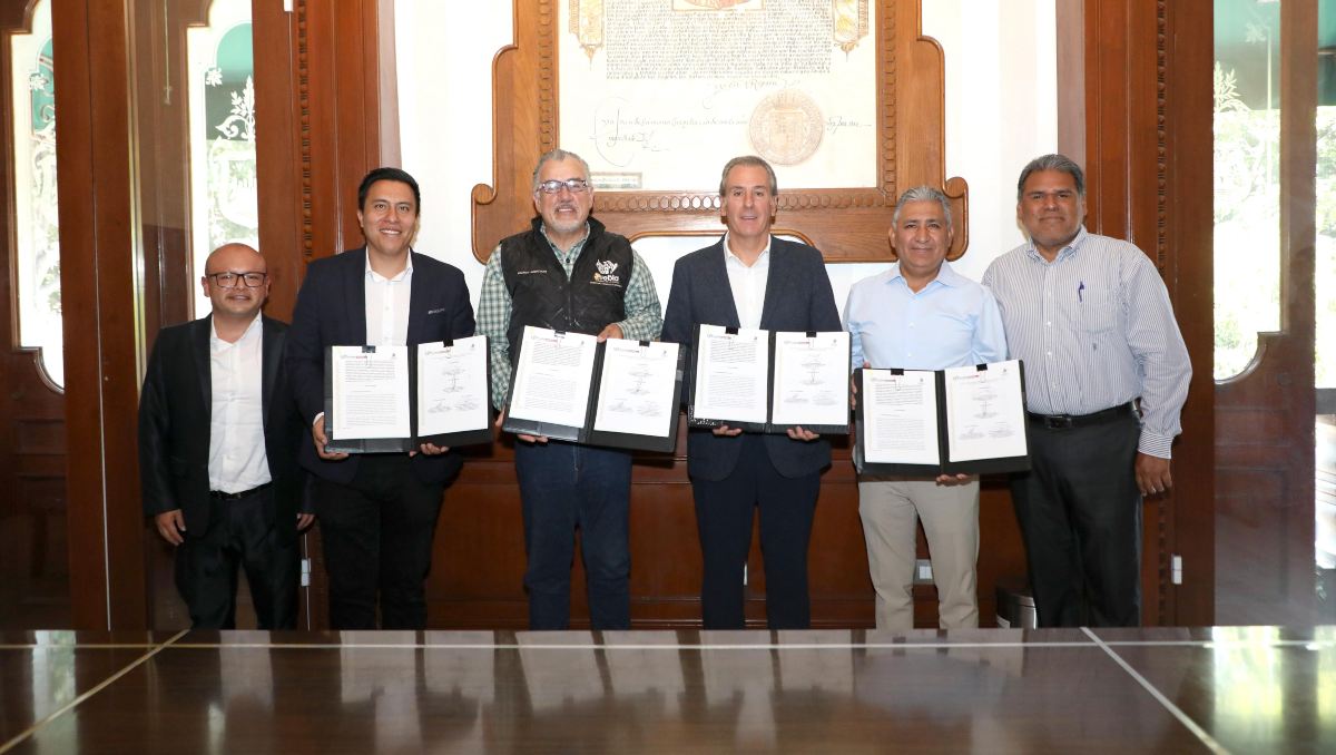 Pepe Chedraui firma aumento salarial de tabajadores del sindicato Ignacio Zaragoza | Especial