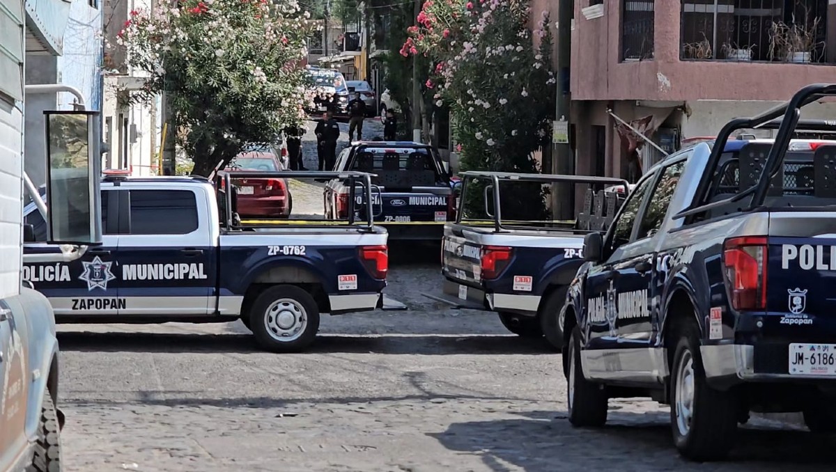 Policías acudieron al lugar del asesinato en la colonia El Briseño de Tonalá (Juan Carlos Munguía)
