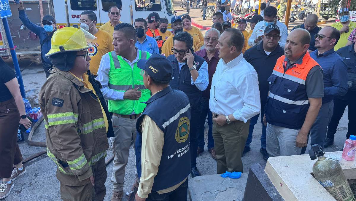 Los servicios de protección siguen evaluando los daños del incendio. | Foto: Especial
