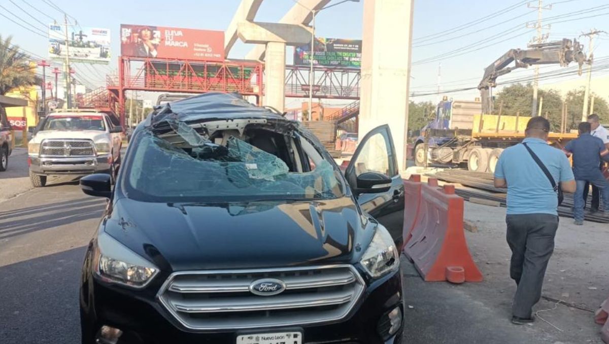 El accidente ocurrió el 15 de noviembre de 2025 sobre la avenida Miguel Alemán en Apodaca. | Especial