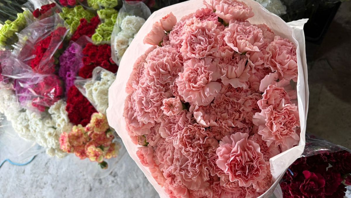 Comerciantes se alistan para alta demanda de flores en Atlixco | Especial
