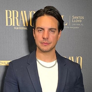 José Eduardo Derbez reacciona a las acusaciones de presunto abuso sexual contra su hermano Vadhir |IG - De Primera Mano