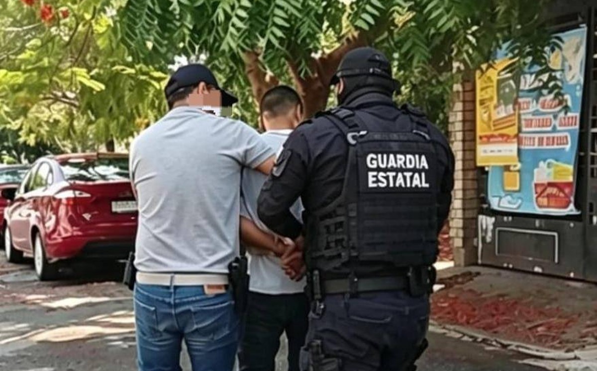 El menor de edad fue intervenido en su domicilio por elementos de la Guardia Estatal y FGR. | SSPT