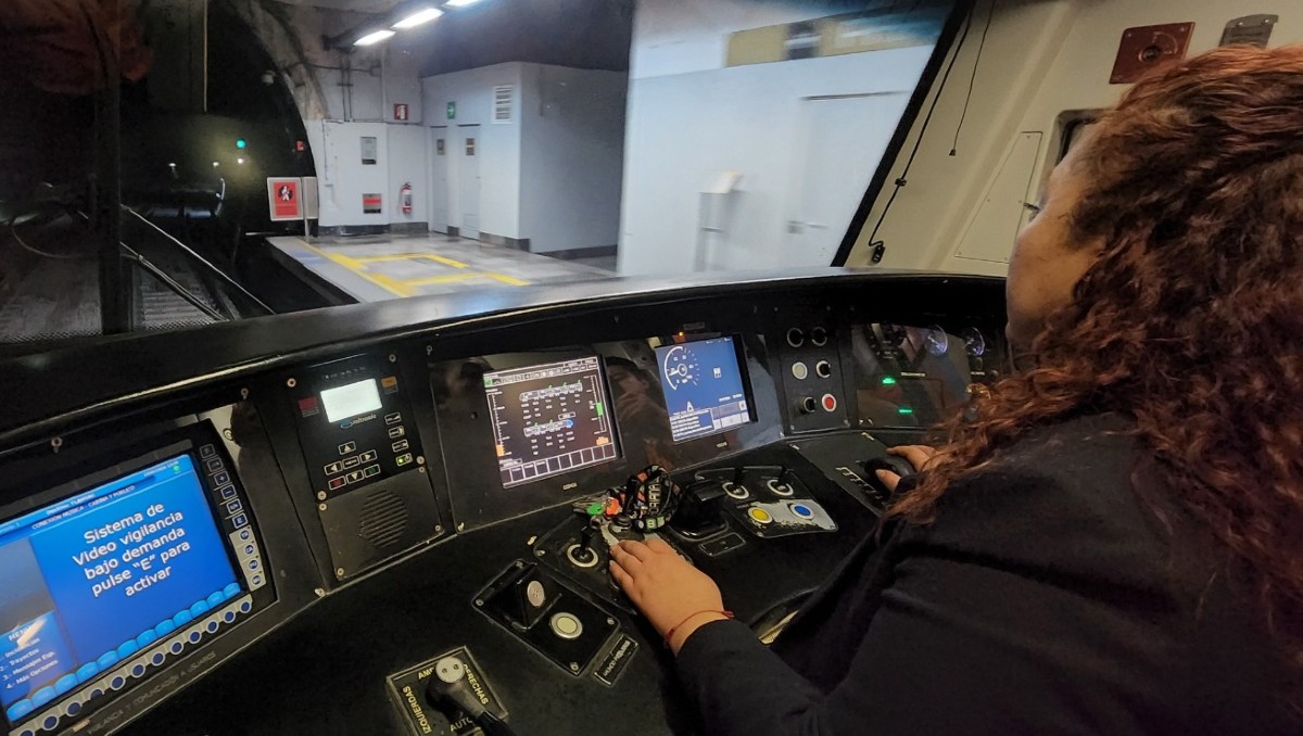 Metro CDMX reconoce a madres trabajadoras por su labor en el servicio. | Foto: Cortesía