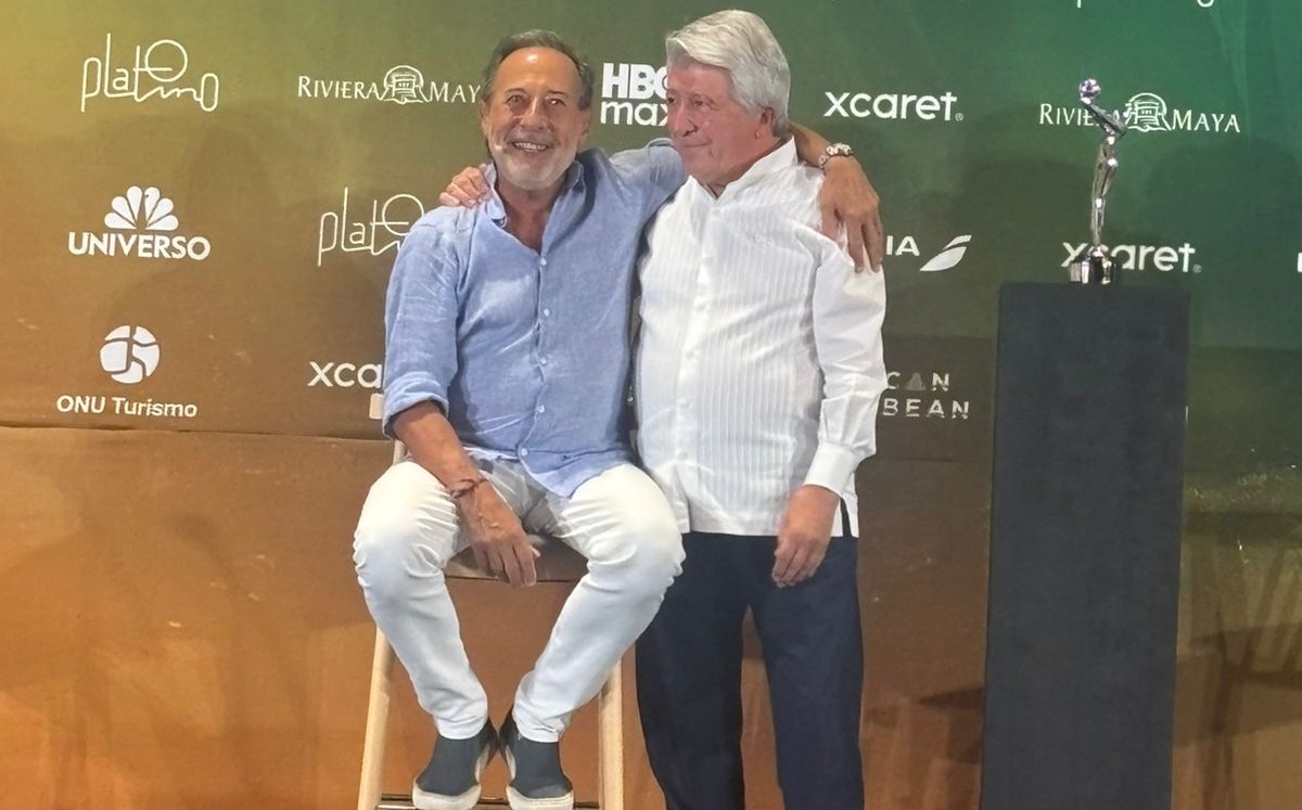 Enrique Cerezo reconoció a Guillermo Francella en los Premios Platino