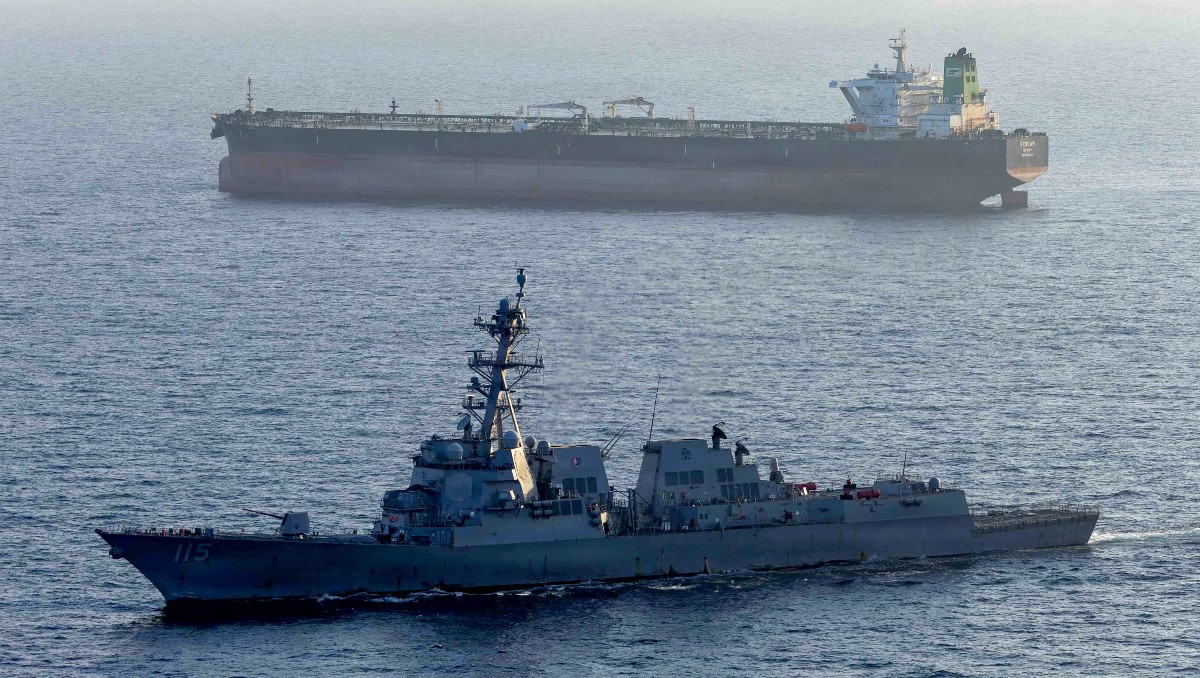 Dos barcos de la República Islámica fueron alcanzados en el golfo de Omán | Foto: AFP