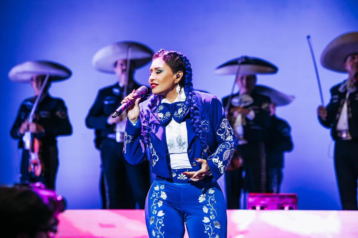 La India Yuridia sorprendió al cantar con mariachi. (Cortesía Francisco Martínez)