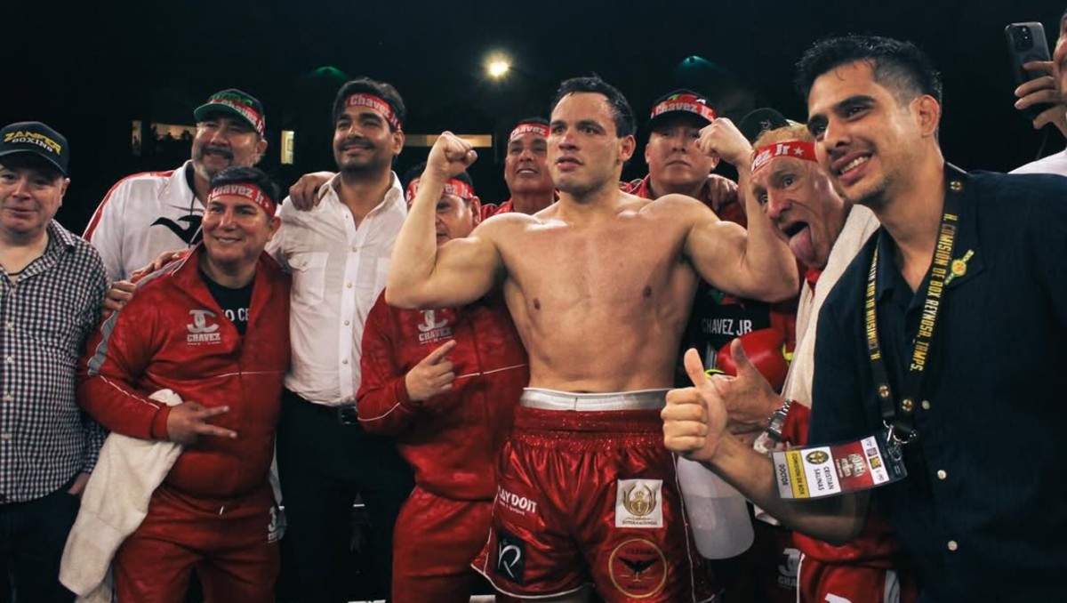 Julio César Chávez Jr confirma pelea en septiembre en Puebla (Instagram @jcchavezjr)