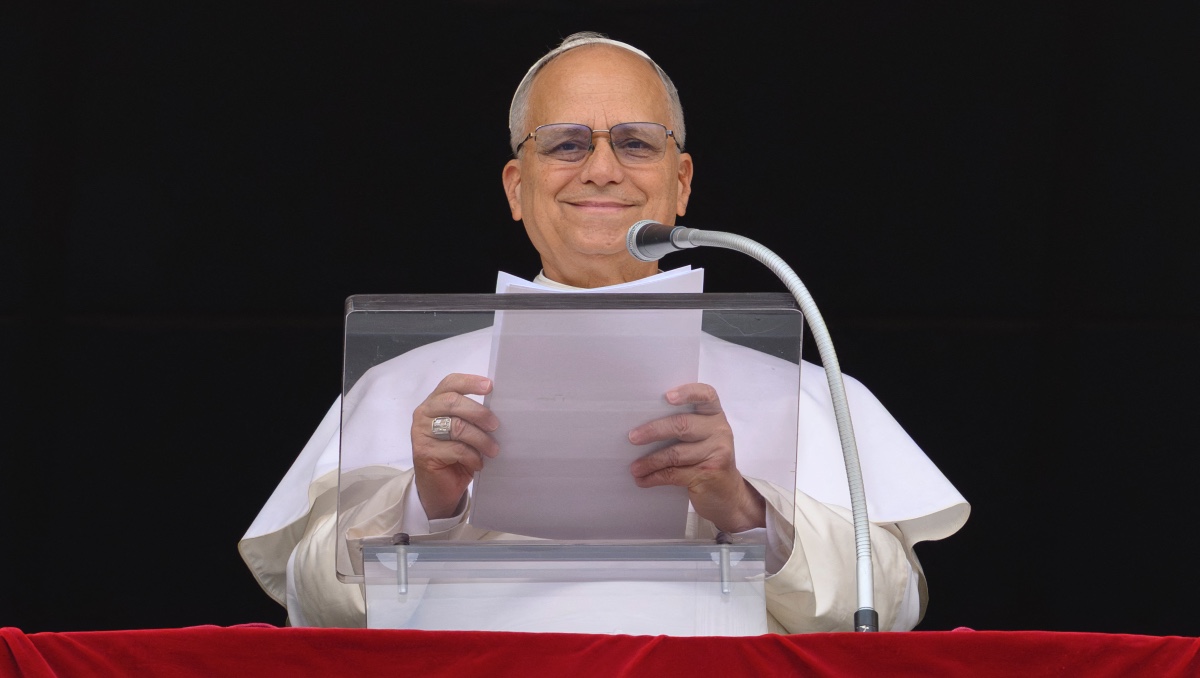 León XIV durante la oración del Regina Caeli en el Vaticano. | AFP