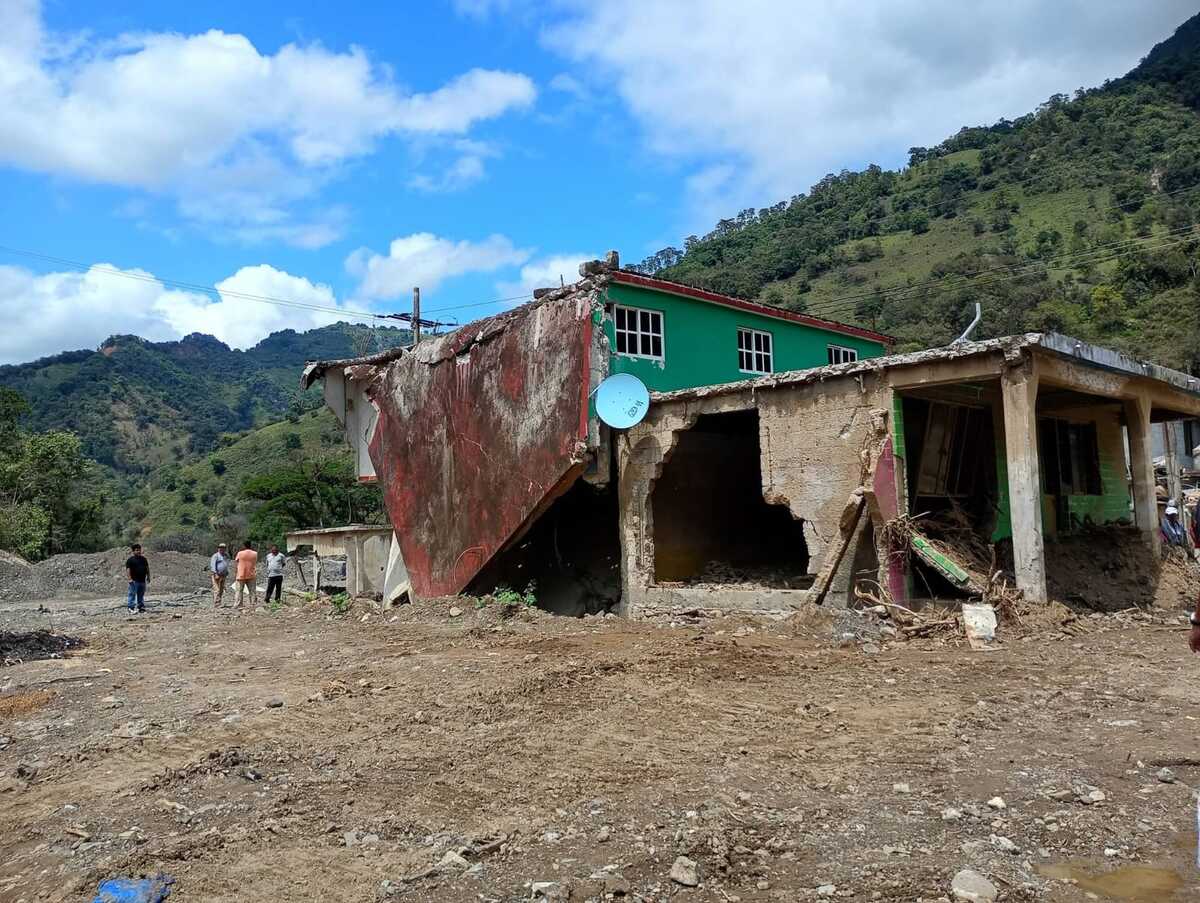 A siete meses de la tragedia, Hidalgo valida cuatro predios para reubicar a familias afectadas por vaguada monzonica de octubre