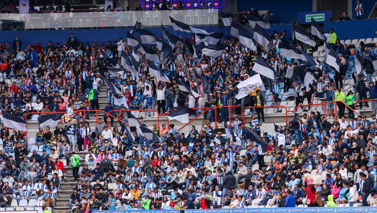 Pachuca luce un tifo en honor a la "Papelería Chelo" (Imago7)