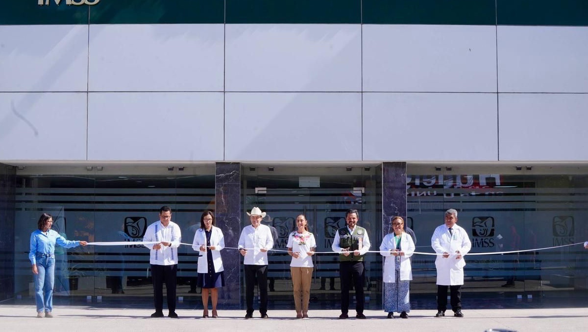 La presidenta Claudia Sheinbaum y el gobernador Alfonso Durazo inaugurando el hospital. | Especial