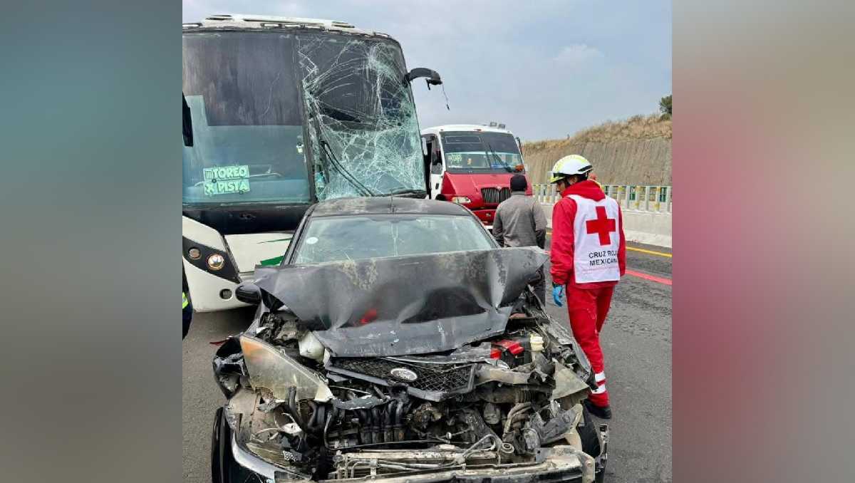 El accidente se registró poco antes de llegar a la caseta de Chamapa. | Foto: Especial