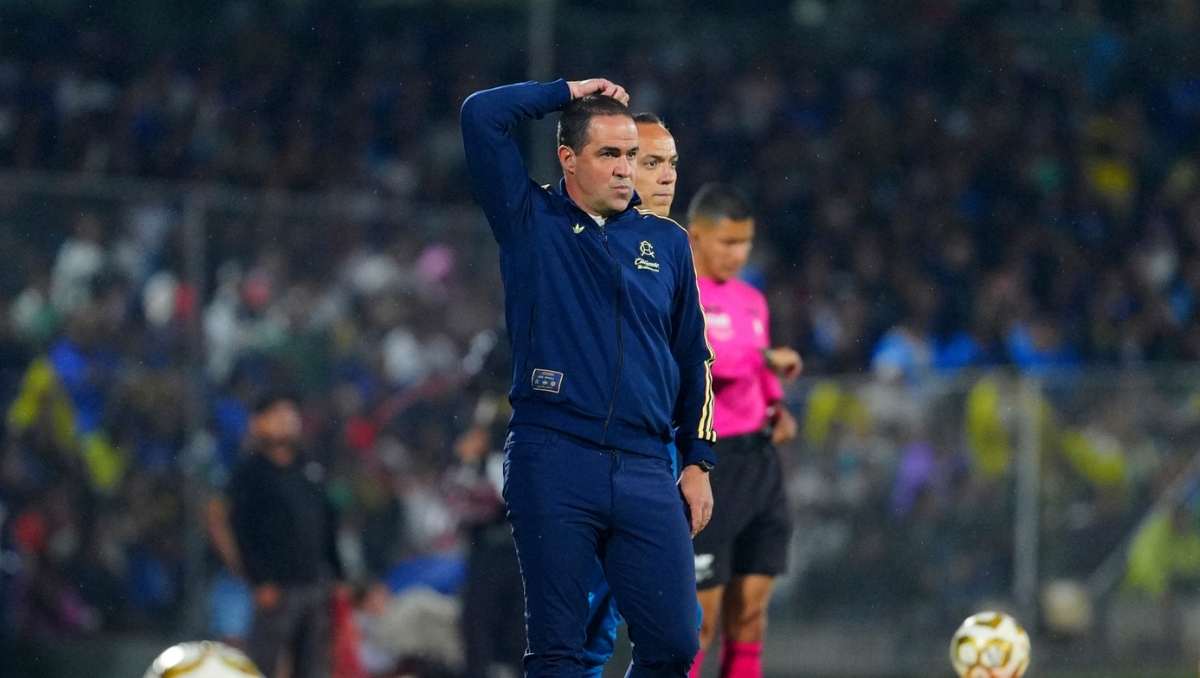 André Jardine, inconforme con el arbitraje en el Pumas vs América (Imago7)