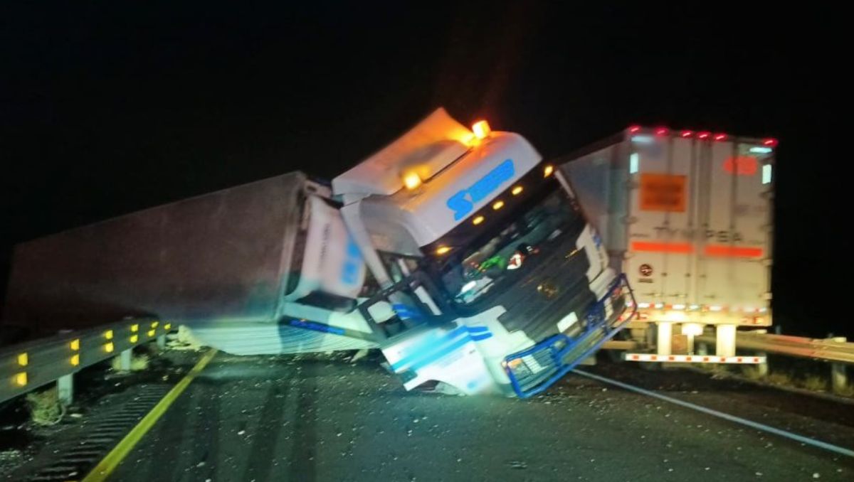 Autopista Querétaro-Irapuato paralizada ante múltiples accidentes