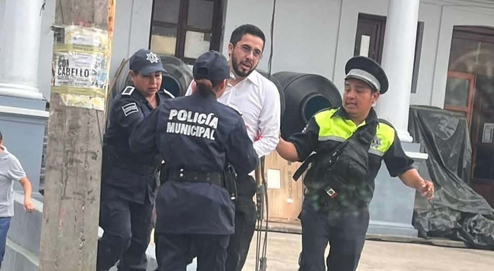 El funcionario fue auxiliado por policías estatales.
