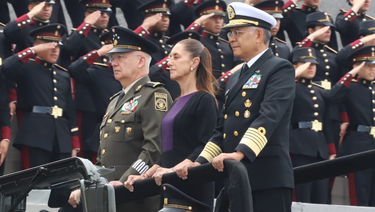 La Presidenta acudió al Colegio Militar a celebrar el 106 aniversario de la Columna de la Legalidad. | Javier Ríos